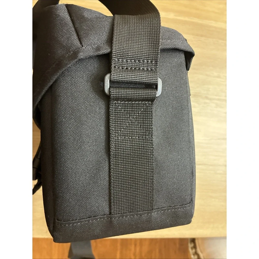 Canon  Camera Carry/Shoulder Bag large size (10X7X6) Black